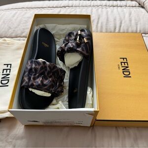 Fendi Tobacco Nero Sandals